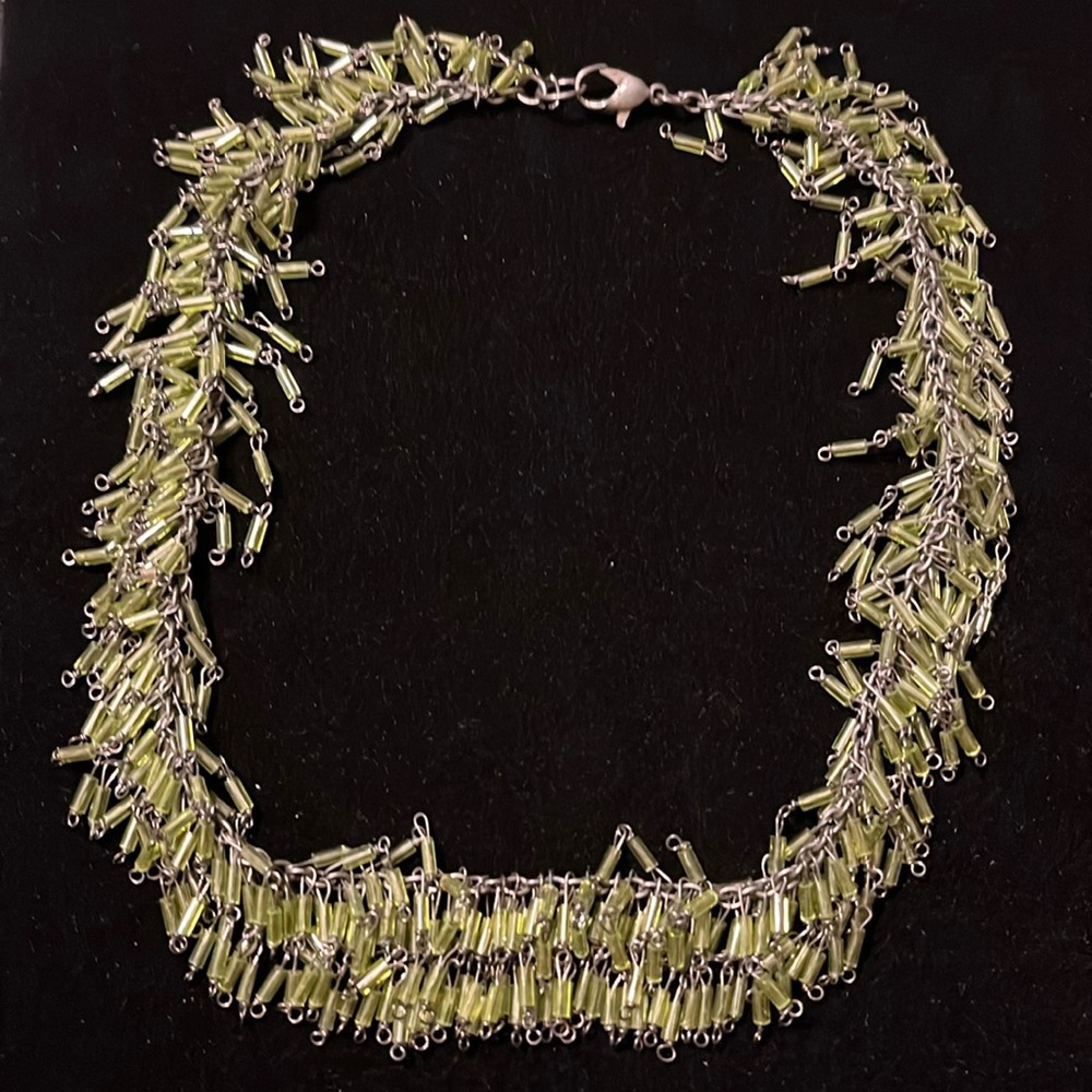 Green loose design chocker necklace
